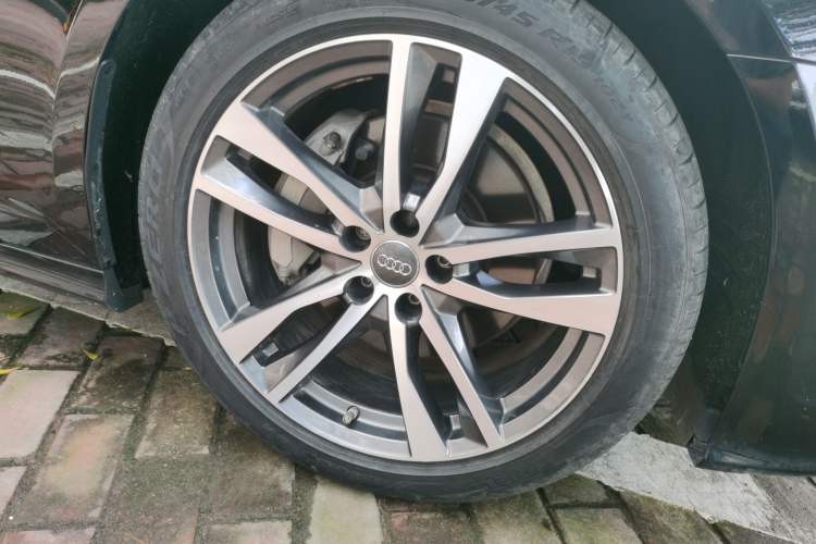 Used Audi A6L 2020 40 TFSI Luxury Prestige Edition Right Front Wheel Hub