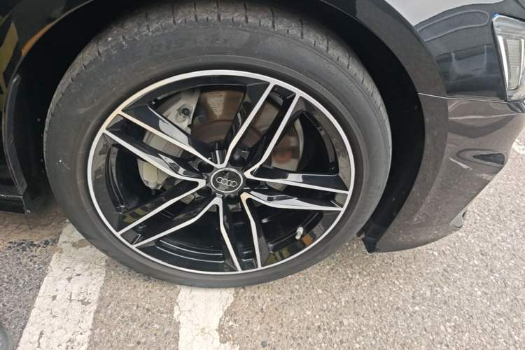 Used Audi A6L 2020 45 TFSI Prestige Dynamic Edition Right Front Wheel Hub