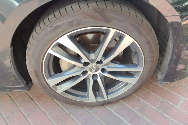 Used Audi A6L 2020 40 TFSI Luxury Dynamic Edition Right Front Wheel Hub