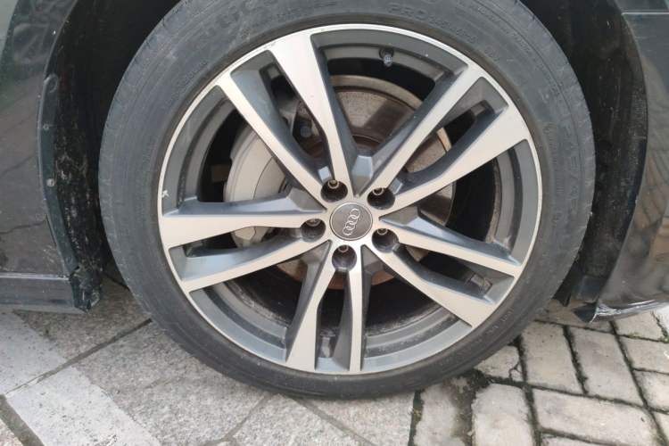 Used Audi A6L 2020 40 TFSI Luxury Dynamic Edition Right Front Wheel Hub
