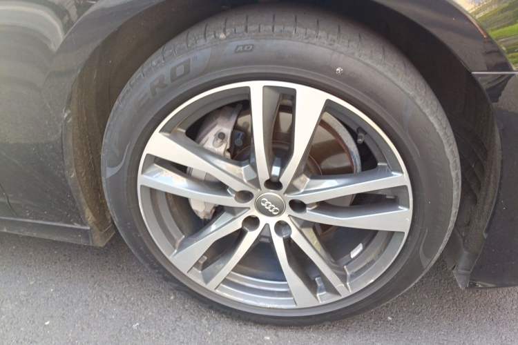 Used Audi A6L 2020 40 TFSI Luxury Dynamic Edition Right Front Wheel Hub