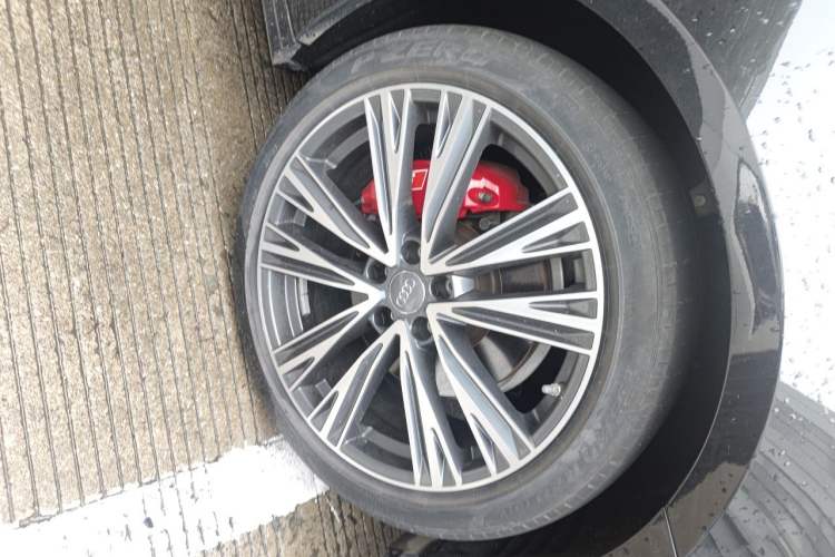 Used Audi A6L 2020 45 TFSI Prestige Dynamic Edition Right Front Wheel Hub