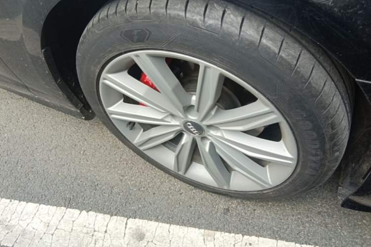 Used Audi A6L 2020 45 TFSI Prestige Dynamic Edition Right Front Wheel Hub