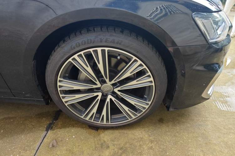 Used Audi A6L 2020 40 TFSI Luxury Dynamic Edition Right Front Wheel Hub