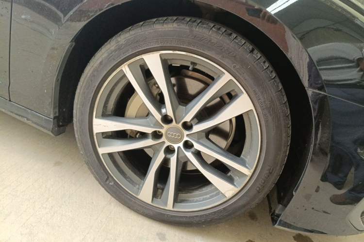 Used Audi A6L 2020 40 TFSI Luxury Dynamic Edition Right Front Wheel Hub