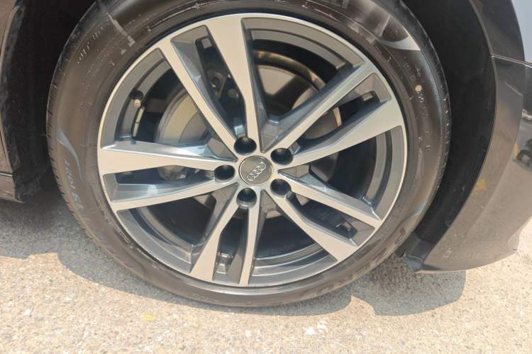Used Audi A6L 2020 40 TFSI Luxury Dynamic Edition Right Front Wheel Hub