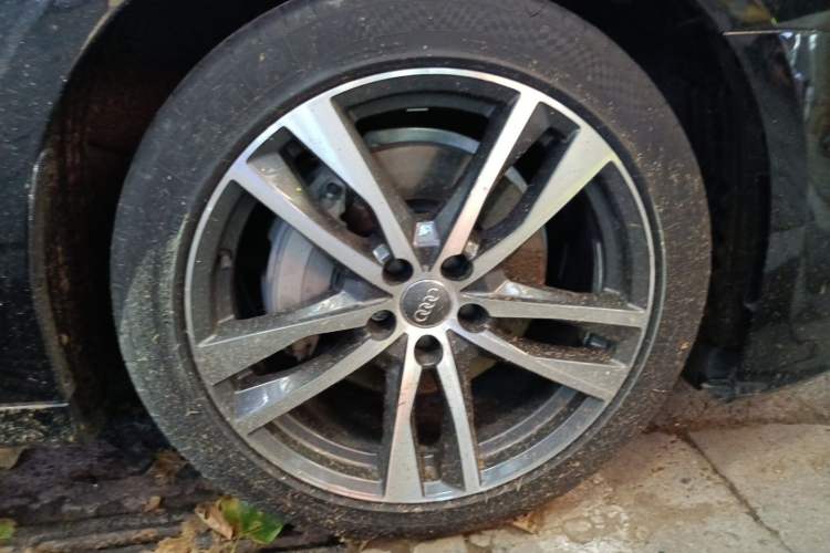 Used Audi A6L 2020 40 TFSI Luxury Dynamic Edition Right Front Wheel Hub