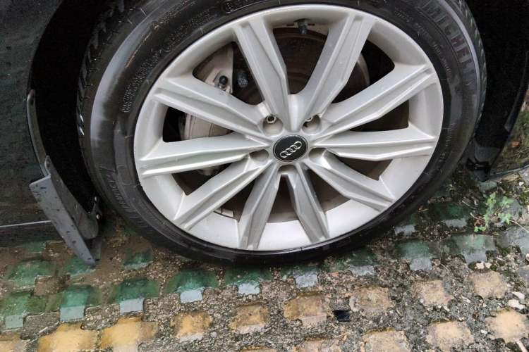 Used Audi A6L 2020 45 TFSI Prestige Dynamic Edition Right Front Wheel Hub