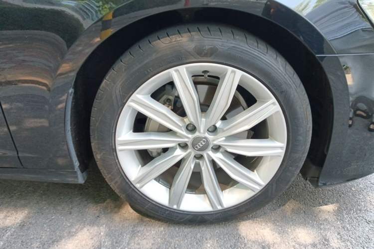 Used Audi A6L 2020 45 TFSI Prestige Dynamic Edition Right Front Wheel Hub