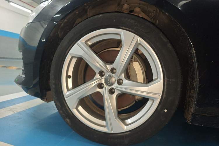 Used Audi A6L 2020 45 TFSI quattro Prestige Elegant Edition Right Front Wheel Hub