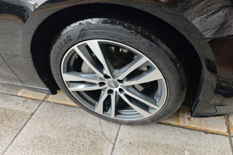 Used Audi A6L 2020 40 TFSI Luxury Dynamic Edition Right Front Wheel Hub