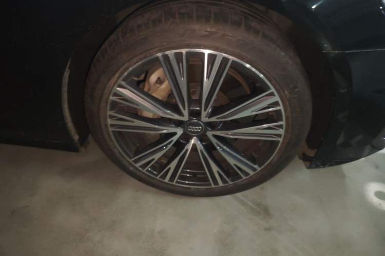 Used Audi A6L 2020 55 TFSI quattro Prestige Dynamic Edition Right Front Wheel Hub