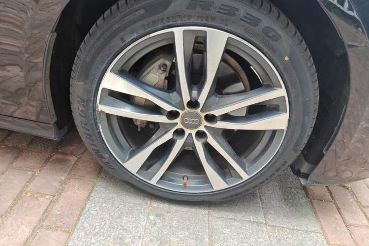 Used Audi A6L 2020 40 TFSI Luxury Dynamic Edition Right Front Wheel Hub