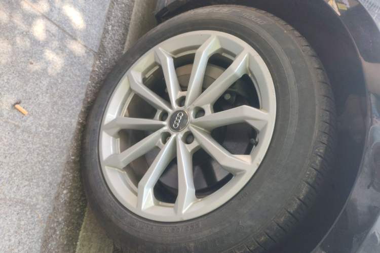 Used Audi A6L 2020 40 TFSI Luxury Prestige Edition Right Front Wheel Hub