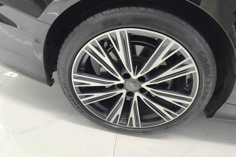 Used Audi A6L 2020 45 TFSI quattro Prestige Dynamic Edition Right Rear Wheel Hub