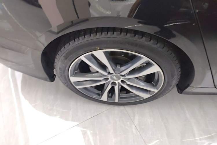 Used Audi A6L 2020 40 TFSI Luxury Dynamic Edition Right Rear Wheel Hub