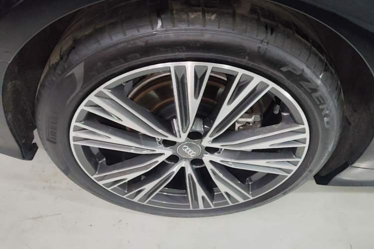 Used Audi A6L 2020 45 TFSI quattro Prestige Dynamic Edition Right Rear Wheel Hub