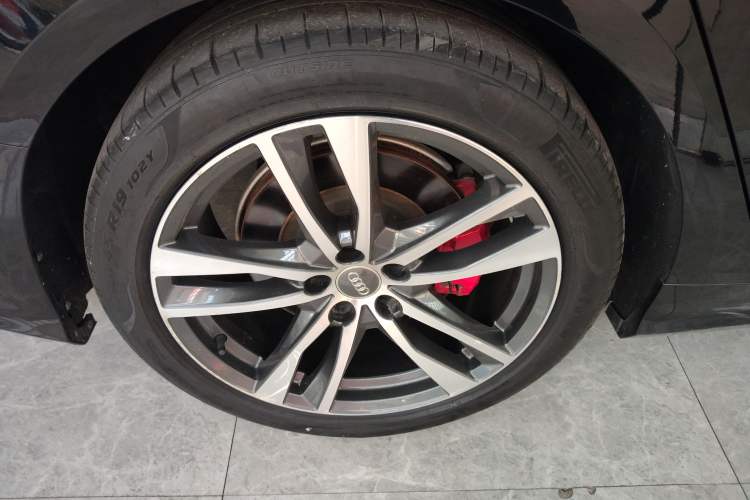Used Audi A6L 2020 40 TFSI Luxury Dynamic Edition Right Rear Wheel Hub