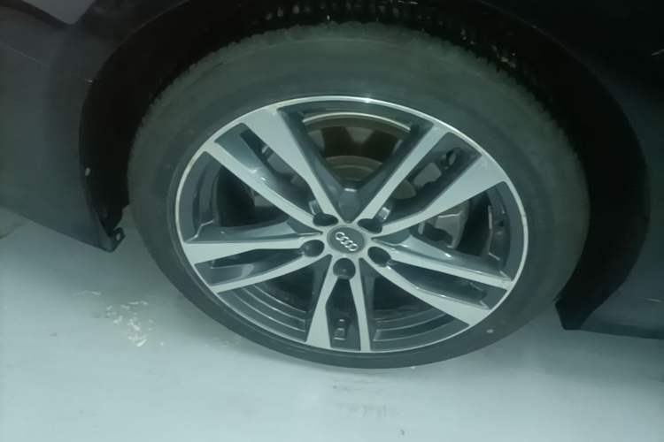 Used Audi A6L 2020 40 TFSI Luxury Dynamic Edition Right Rear Wheel Hub