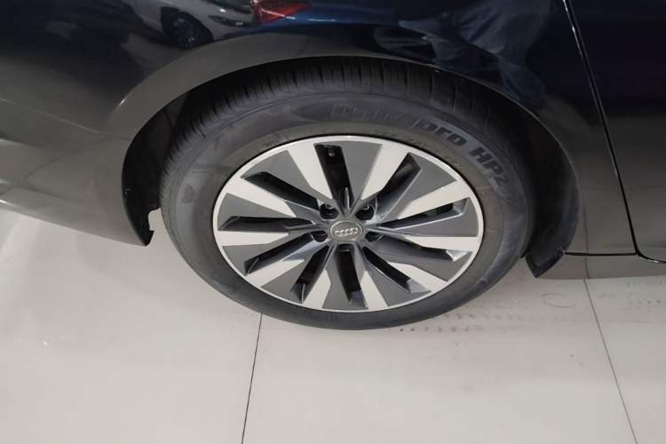 Used Audi A6L 2020 45 TFSI Prestige Elegant Edition Right Rear Wheel Hub