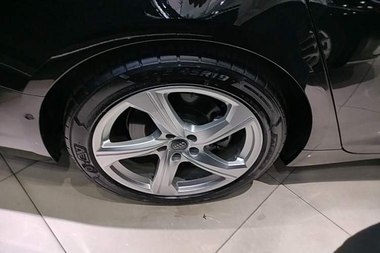 Used Audi A6L 2020 45 TFSI quattro Prestige Elegant Edition Right Rear Wheel Hub