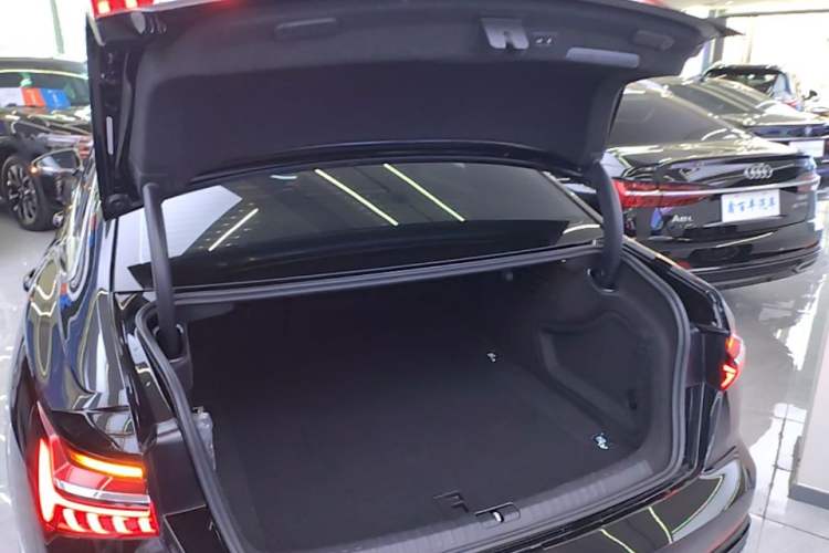 Used Audi A6L 2020 40 TFSI Luxury Dynamic Edition Trunk
