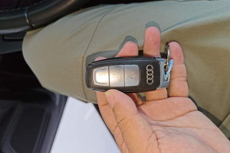 Used Audi A6L 2020 40 TFSI Luxury Prestige Edition Vehicle Key