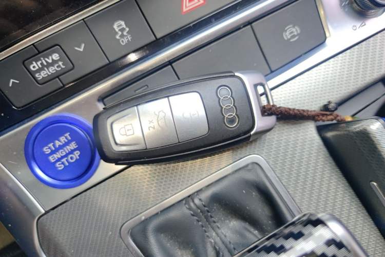 Used Audi A6L 2020 40 TFSI Luxury Prestige Edition Vehicle Key