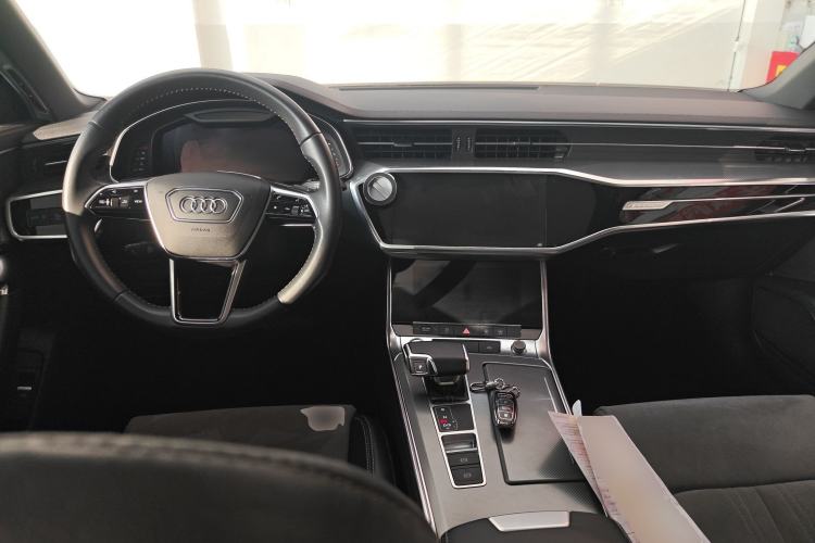 Used Audi A6L 2020 40 TFSI Luxury Dynamic Edition Center Console