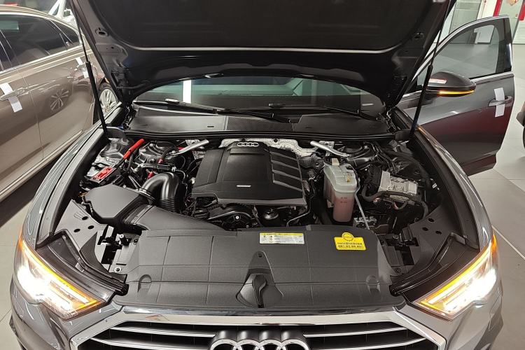 Used Audi A6L 2020 40 TFSI Luxury Dynamic Edition Engine Bay