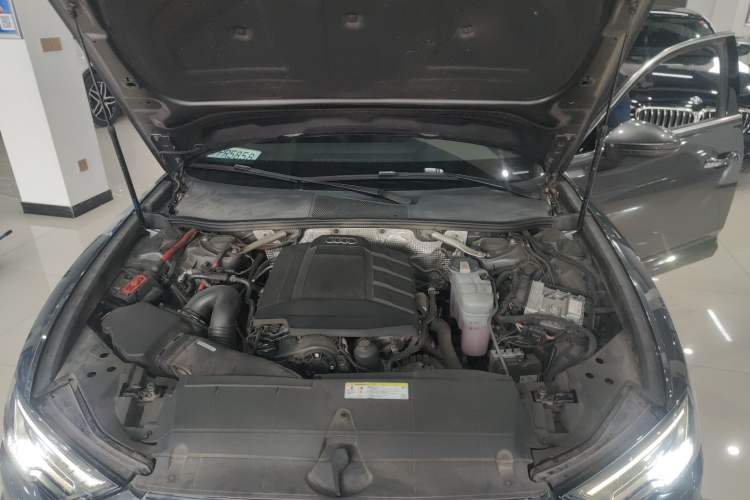 Used Audi A6L 2020 40 TFSI Luxury Dynamic Edition Engine Bay