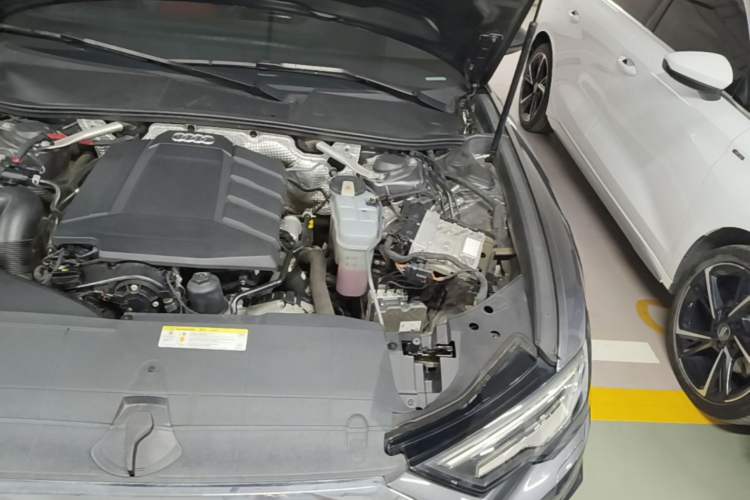 Used Audi A6L 2020 40 TFSI Luxury Dynamic Edition Engine Bay Left