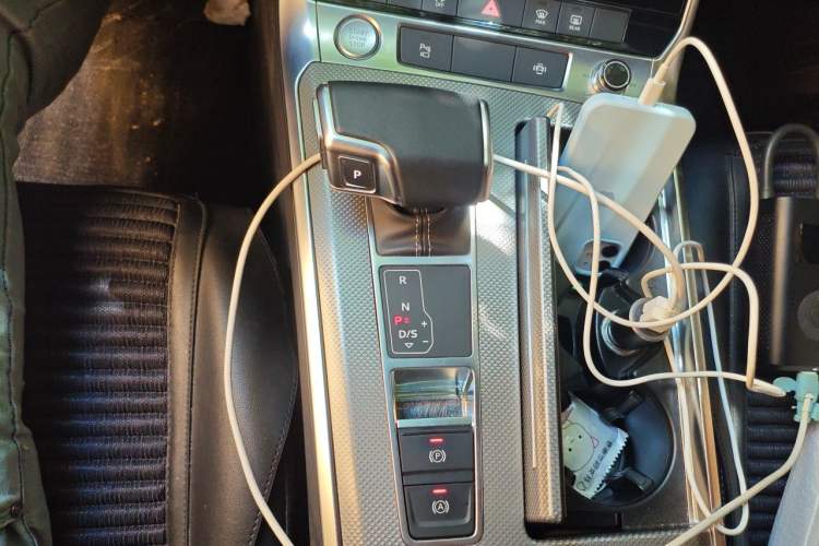 Used Audi A6L 2020 40 TFSI Luxury Dynamic Edition Gear Lever