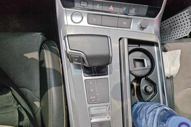 Used Audi A6L 2020 40 TFSI Luxury Dynamic Edition Gear Lever