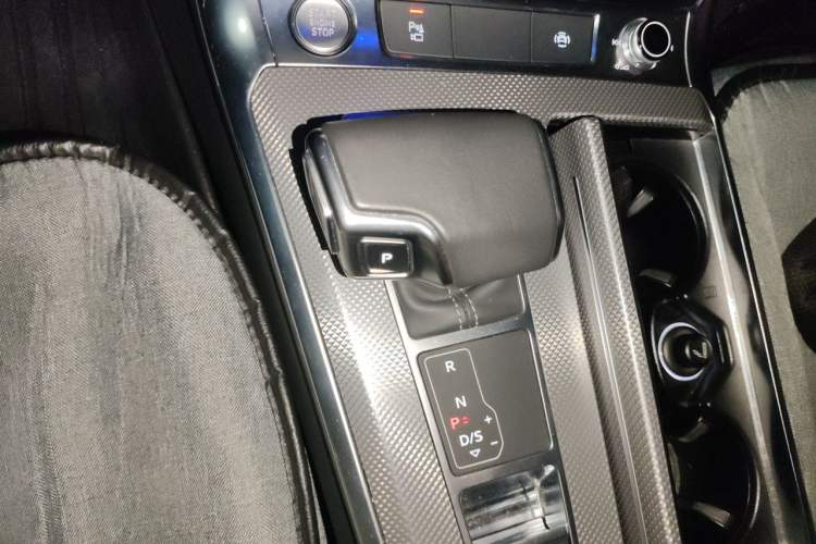 Used Audi A6L 2020 40 TFSI Luxury Dynamic Edition Gear Lever