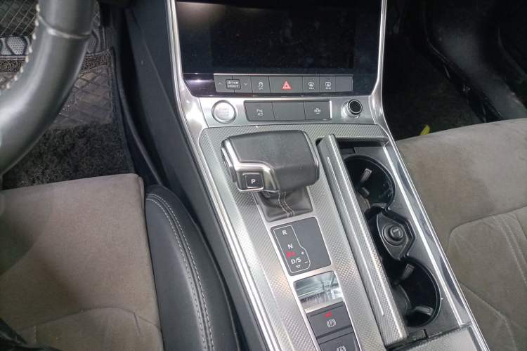 Used Audi A6L 2020 40 TFSI Luxury Dynamic Edition Gear Lever
