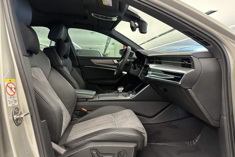 Used Audi A6L 2020 40 TFSI Luxury Dynamic Edition Interior 4