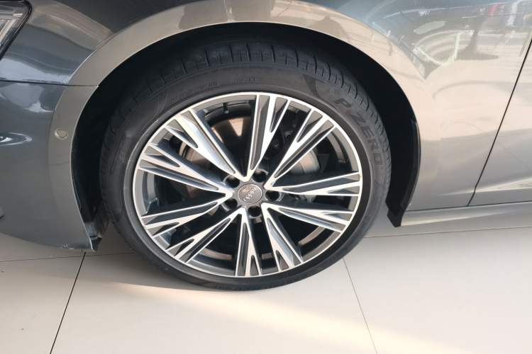 Used Audi A6L 2020 45 TFSI quattro Prestige Dynamic Edition Left Front Wheel Hub
