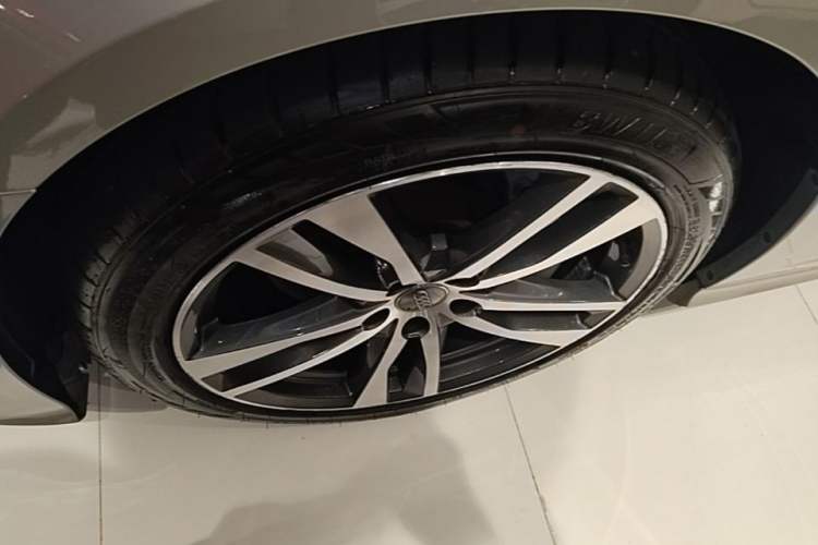 Used Audi A6L 2020 40 TFSI Luxury Dynamic Edition Left Front Wheel Hub
