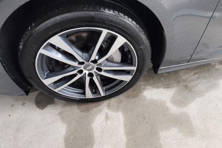 Used Audi A6L 2020 40 TFSI Luxury Dynamic Edition Left Front Wheel Hub