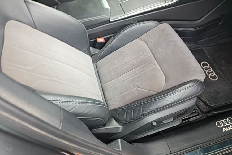 Used Audi A6L 2020 40 TFSI Luxury Dynamic Edition Right Front Seat