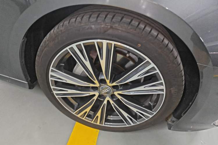 Used Audi A6L 2020 45 TFSI Prestige Dynamic Edition Right Front Wheel Hub