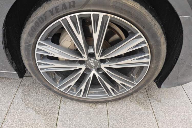 Used Audi A6L 2020 45 TFSI Prestige Dynamic Edition Right Front Wheel Hub