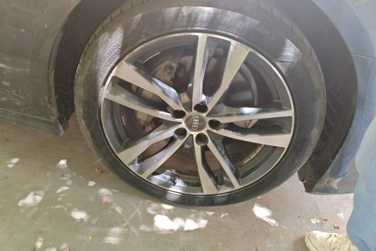 Used Audi A6L 2020 40 TFSI Luxury Dynamic Edition Right Front Wheel Hub