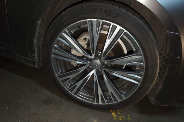 Used Audi A6L 2020 45 TFSI quattro Prestige Dynamic Edition Right Front Wheel Hub