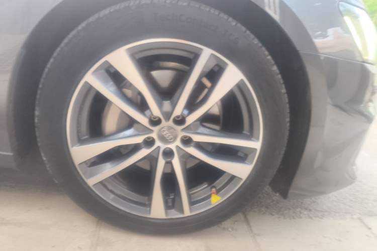Used Audi A6L 2020 40 TFSI Luxury Dynamic Edition Right Front Wheel Hub