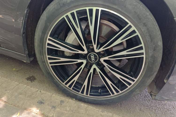 Used Audi A6L 2020 45 TFSI Prestige Dynamic Edition Right Front Wheel Hub