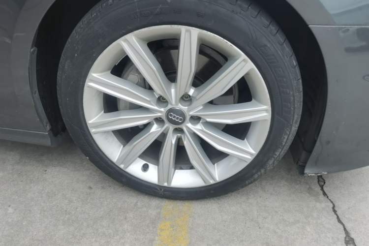 Used Audi A6L 2020 45 TFSI Prestige Dynamic Edition Right Front Wheel Hub