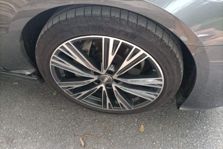 Used Audi A6L 2020 40 TFSI Luxury Dynamic Edition Right Front Wheel Hub