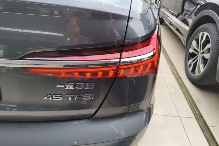 Used Audi A6L 2020 45 TFSI Prestige Dynamic Edition Right Rear Taillight